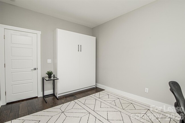 Building Photo - 1134 E 36th St