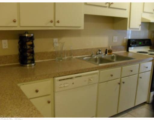 Building Photo - 8530 Tidewater Dr