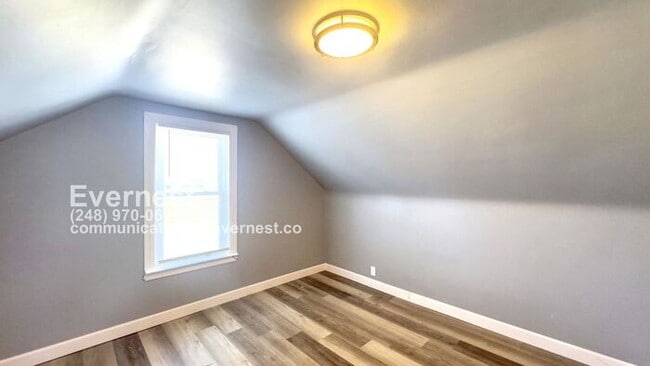 Building Photo - 2-Bedroom, 1-Bath Home in a Convenient Loc...