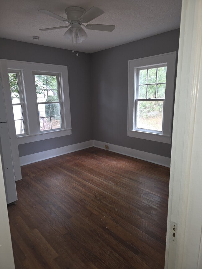 Building Photo - 705 E Water Ave