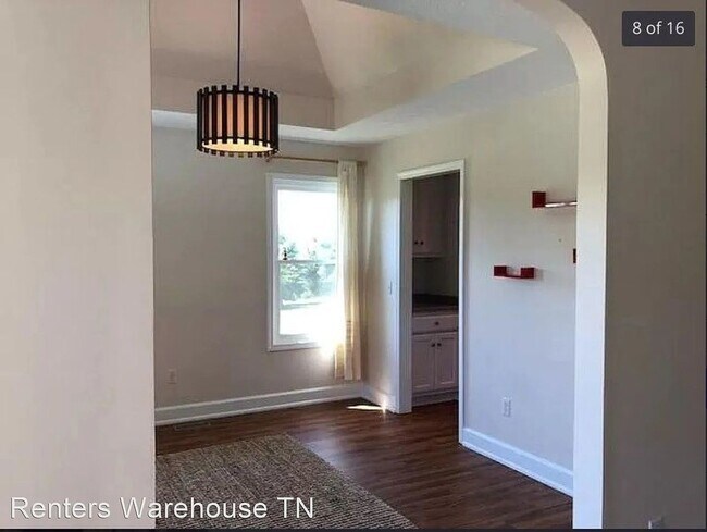 Building Photo - 3 bed/3bth with pool and garage. Country l...