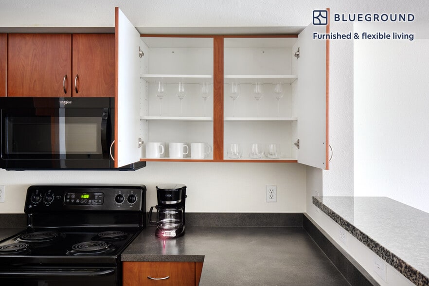 Building Photo - 10400 NE 2nd St