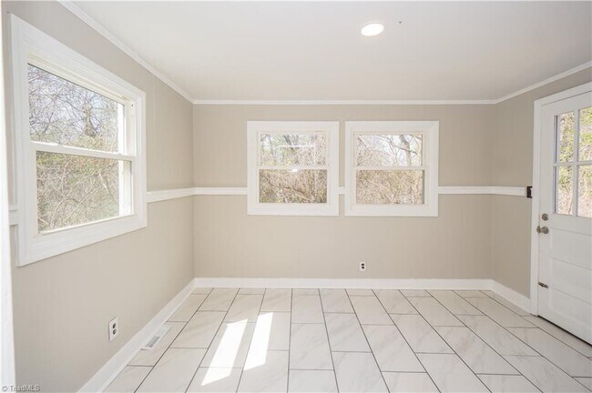 Building Photo - 1919 Maryland Ave