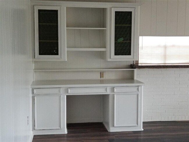 Building Photo - 1042 Creekmont Dr
