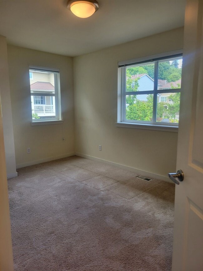 Building Photo - Highly Desirable Community, Beautiful View...