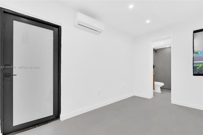 Building Photo - 3040 NW 93rd St