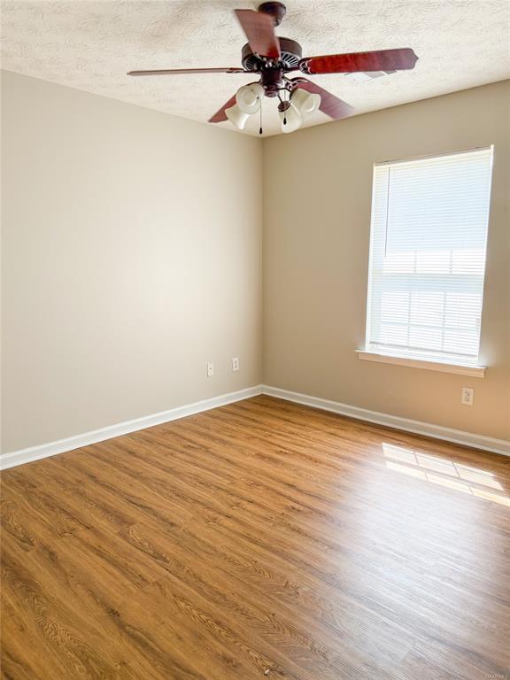 Building Photo - 627 Linden Ln