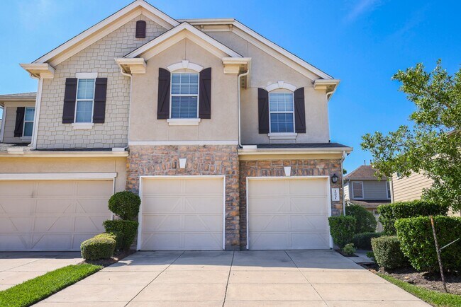 Building Photo - 16021 Summerville Lake Dr