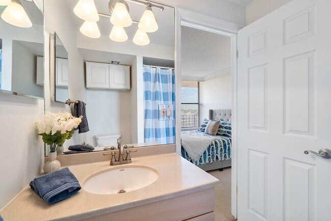 Building Photo - 9 Royal Palm Way