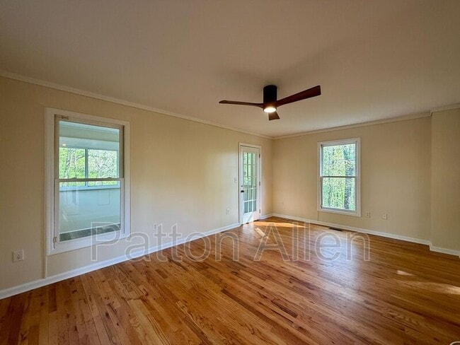 Building Photo - 92 Westover Dr