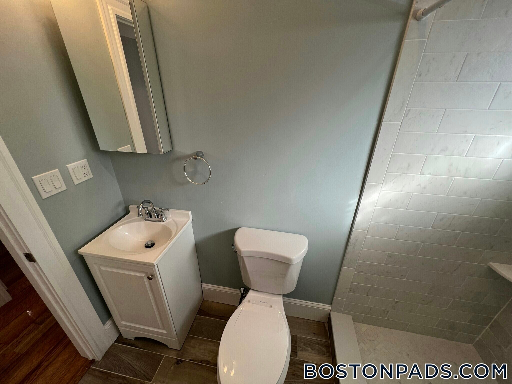 Building Photo - 29 Alpine St