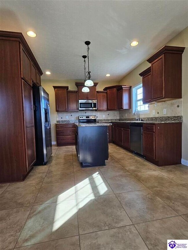 Building Photo - 112 Affirmed Ct