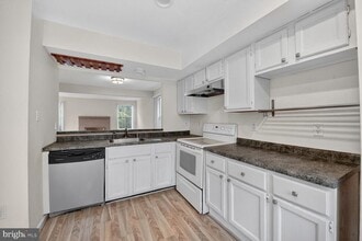 Building Photo - 14345 Jacob Ln