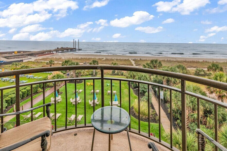 Building Photo - 2310 N Ocean Blvd