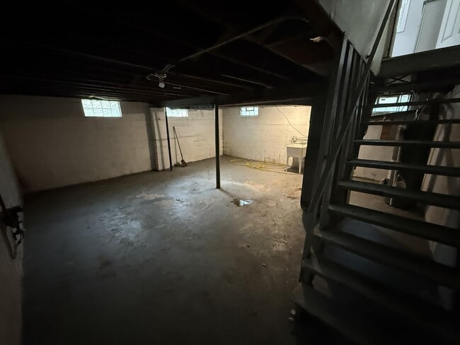 Building Photo - 3526-28 East 9th Avenue