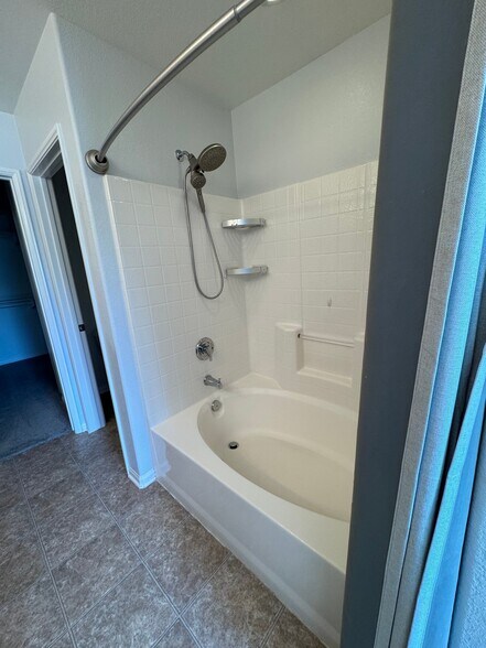 Building Photo - 1460 Mockingbird Ct