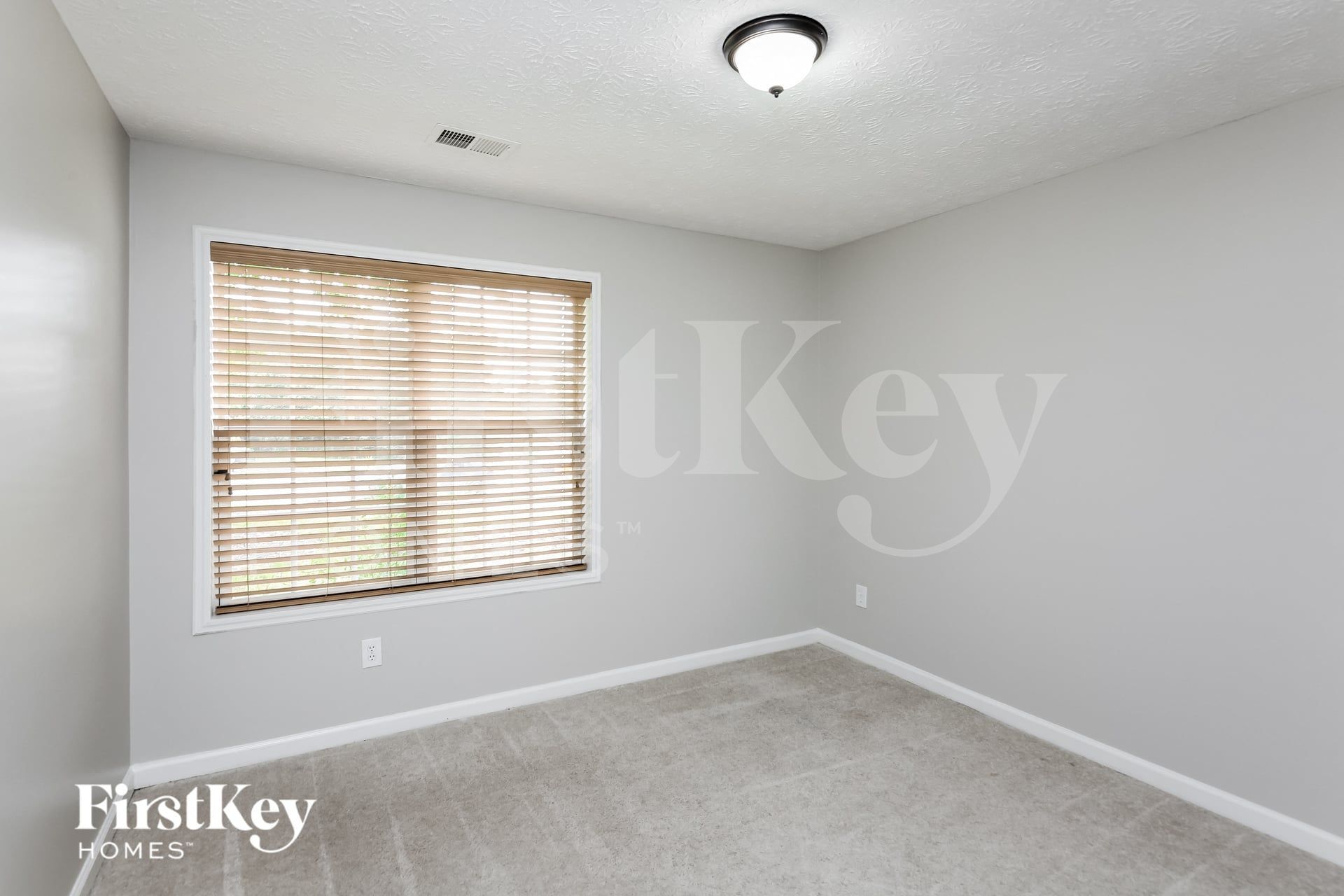 Building Photo - 6247 Highgrove Dr