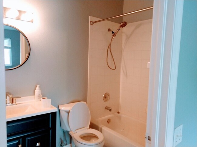 Building Photo - 211 Countryside Key Blvd