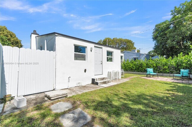 Building Photo - 774 NW 49th St