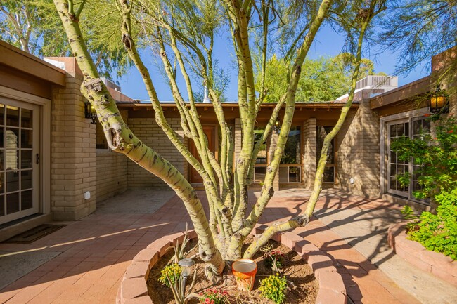 Building Photo - Cave Creek, AZ Rental Listing