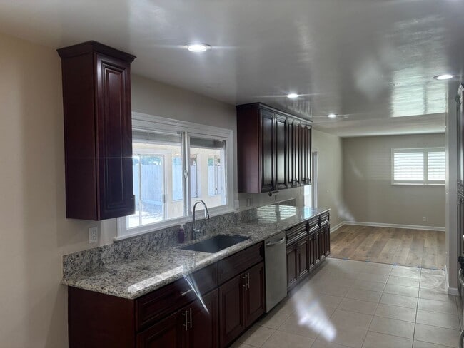 Building Photo - Lovely San Marcos Home