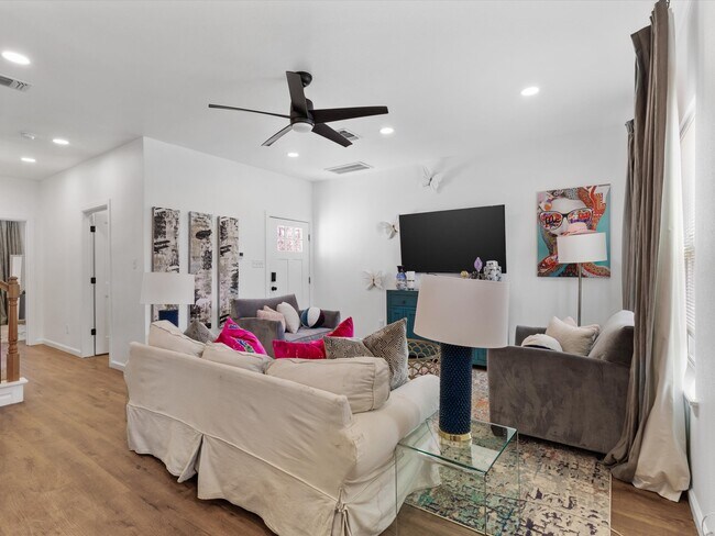 Building Photo - 3517 Mission St