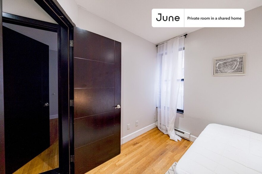 Building Photo - Room in Shared 3 bed/1 bath home in Central Harlem