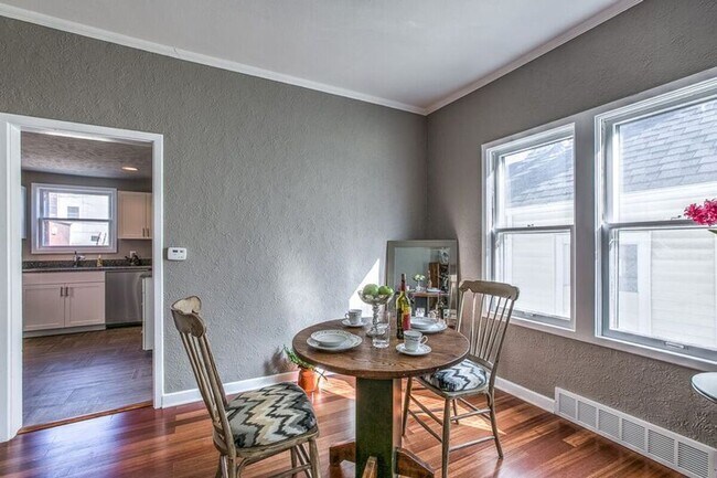 Building Photo - Newly Remodeled 1 Bed, 1 Bath House in Tre...