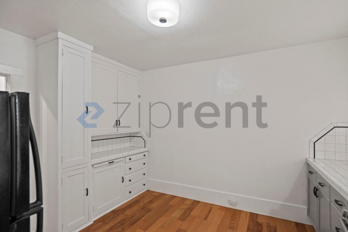 Building Photo - 148 Clayton Ave