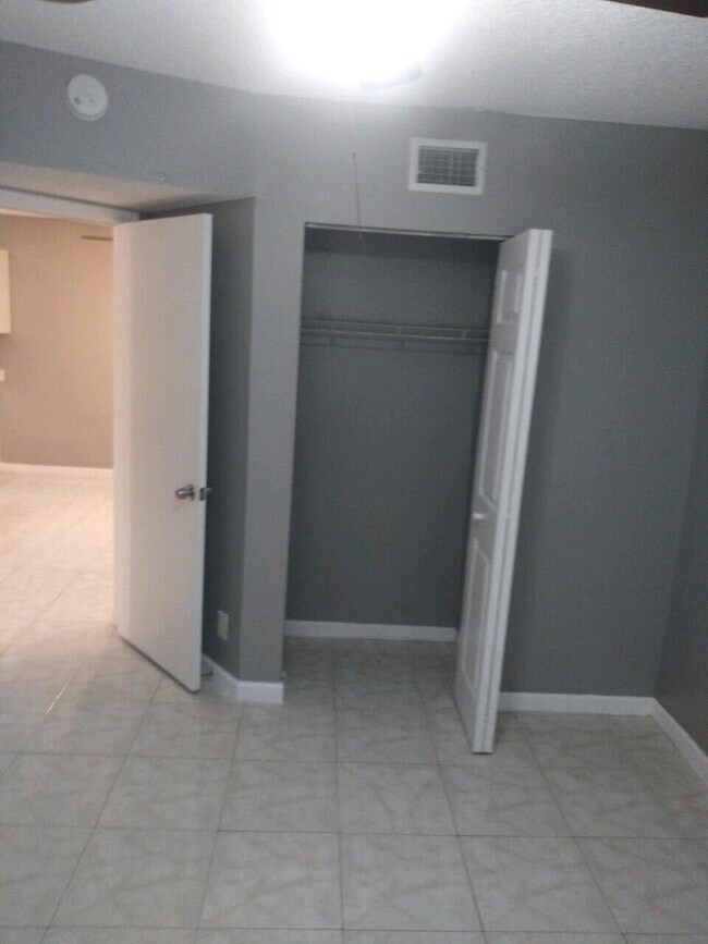 Building Photo - 522 Trace Cir