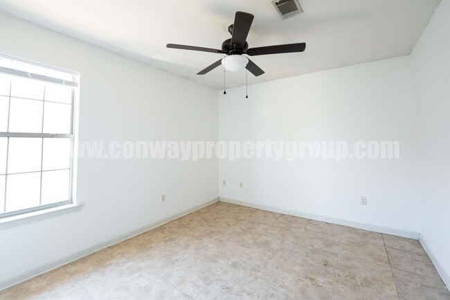 Building Photo - 1765 Longfellow Dr