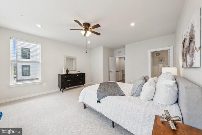 Building Photo - 44603 Wolfhound Sq