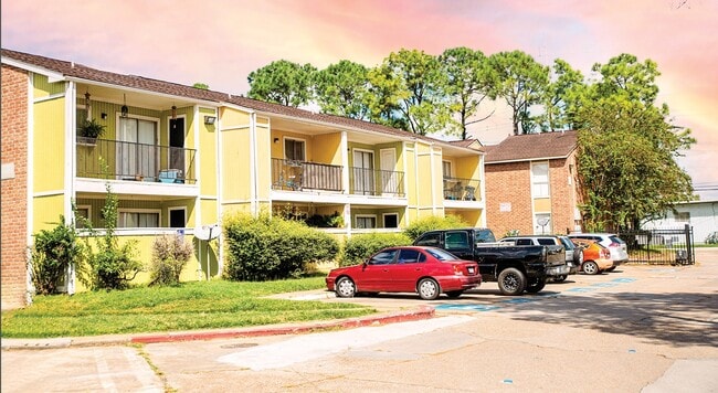 Building Photo - Retreat on Rosslyn