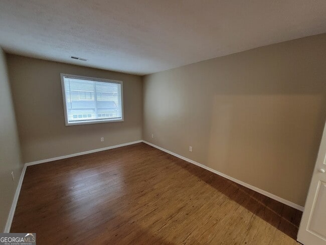 Building Photo - 104 Twiggs Cor