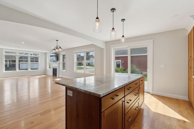 Building Photo - 2 Lodge Dr