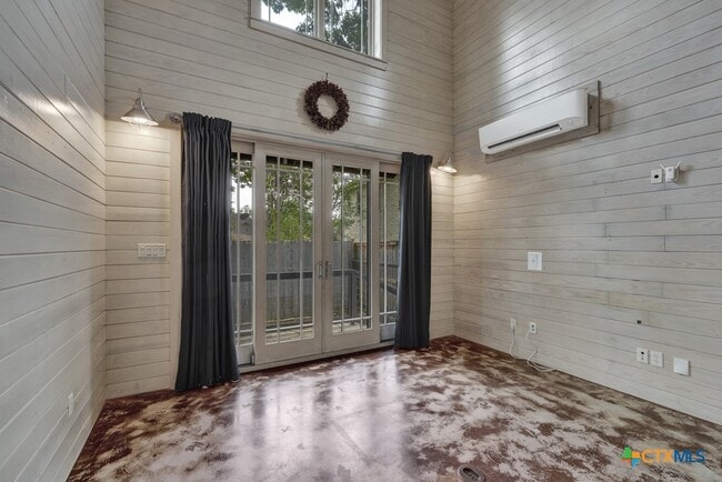 Building Photo - 1091 Mulberry Ave