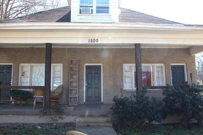 Building Photo - East Nashville / Inglewood | 2 Bedroom Apa...