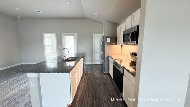 Building Photo - 3219 Abbeville Ave