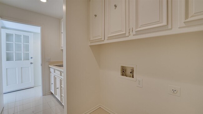 Building Photo - 5818 Orchid Ln