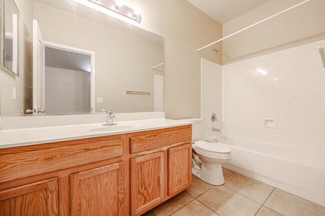 Building Photo - Great Litchfield Park Neignborhood!