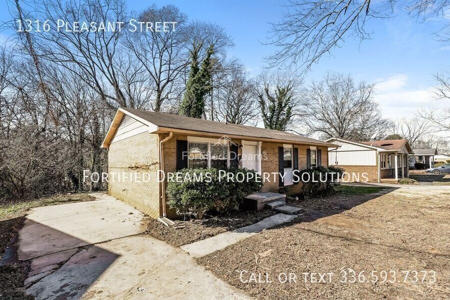 Building Photo - 1316 Pleasant St
