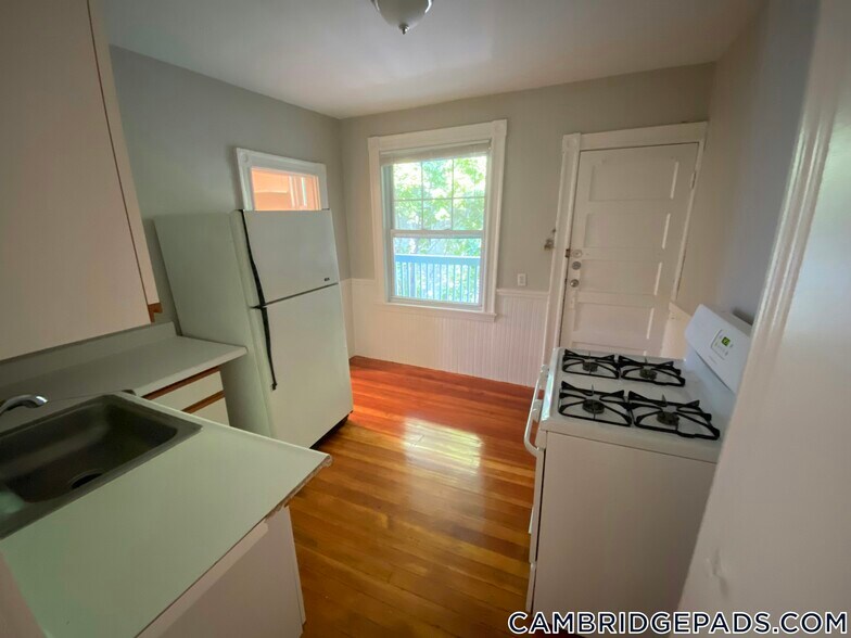 Building Photo - 9 Eustis St