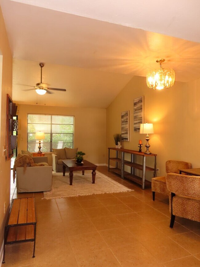 Building Photo - Space, Style & Location You’ll Love