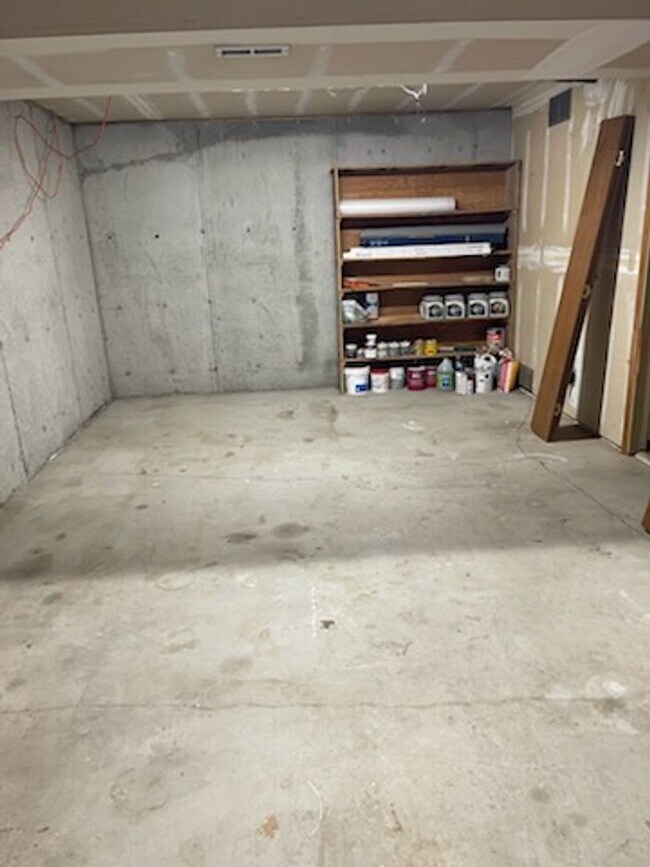 Building Photo - Waterfront! Sunset views! 3 bdrms! Attached garage! Private driveway!