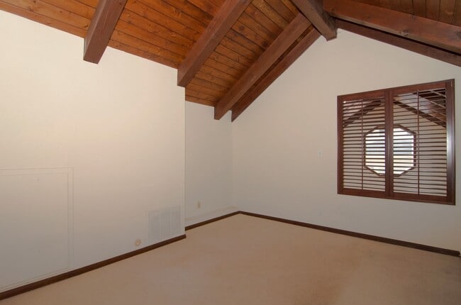 Building Photo - Charming Craftsman Home for Rent in Costa Mesa