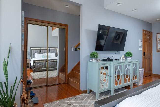 Building Photo - 152 Central Ave