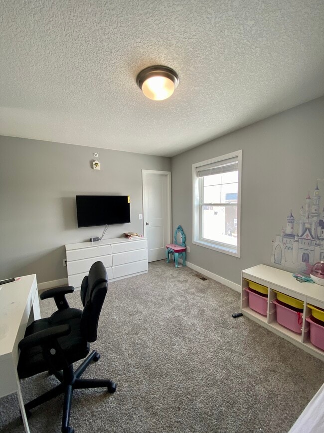 Building Photo - 4757 Equine Trl