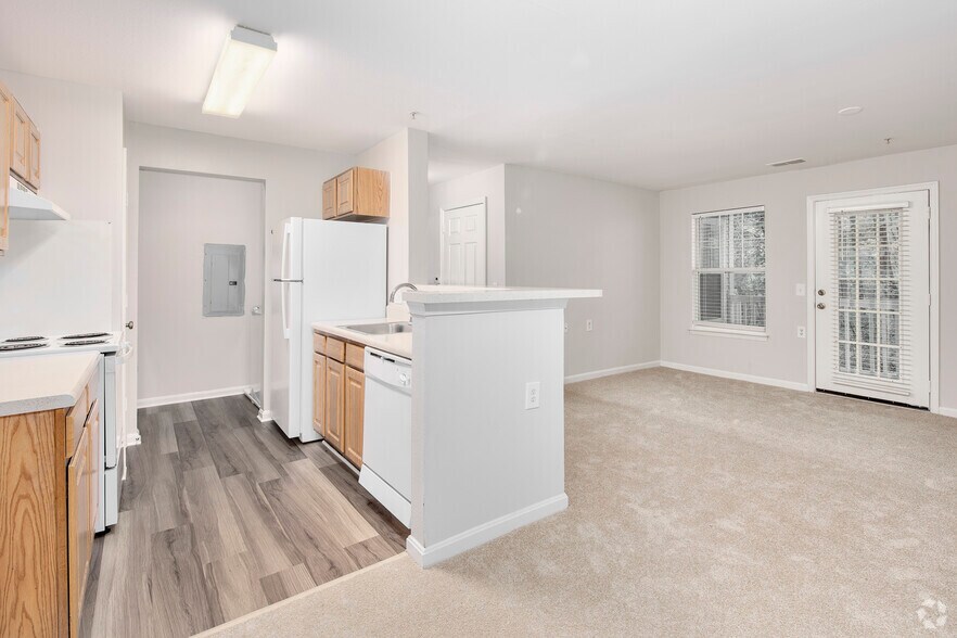 3BR, 2BA - 1,252SF - Kitchen - Crossings at Summerland