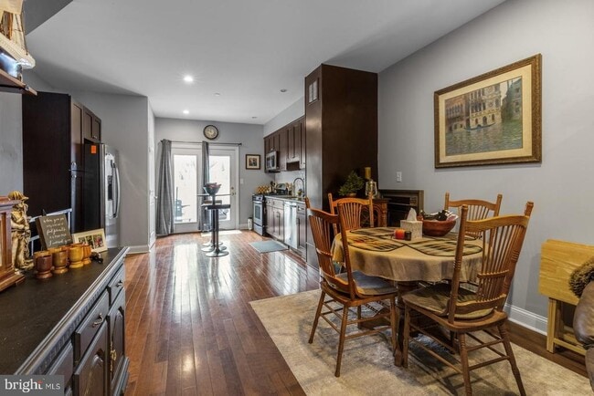 Building Photo - 2524 Sepviva St