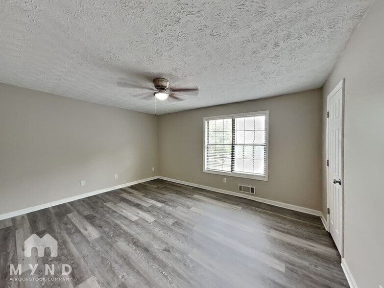 Building Photo - 4395 Coopers Creek Dr SE